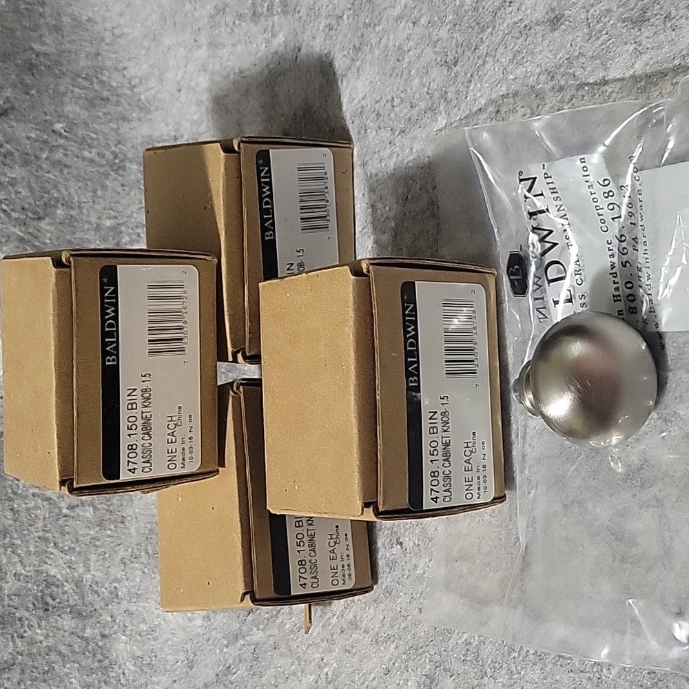 Baldwin Classic Cabinet Knob 1.5, set of 4 NEW